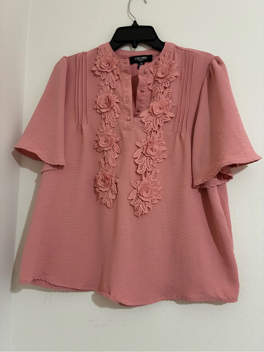 Cocomo Dusty Rose Floral Appliqué Short Sleeve Blouse